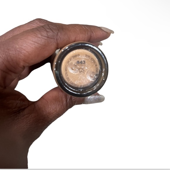 Sale‼️Mac Cosmetics C5 Studio Fix Fluid SPF15- New in Package - Picture 4 of 4